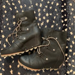 Sorel Joan of Arctic wedge snow boot